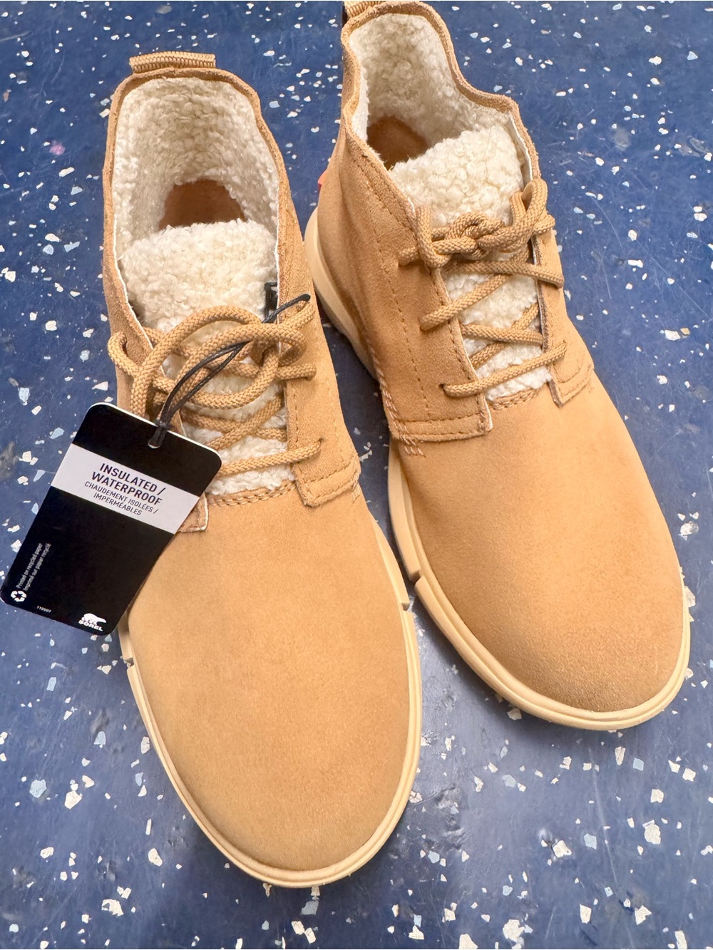 Sorel women’s Tan Suede Chukka Boots with Sherpa Lining size 6